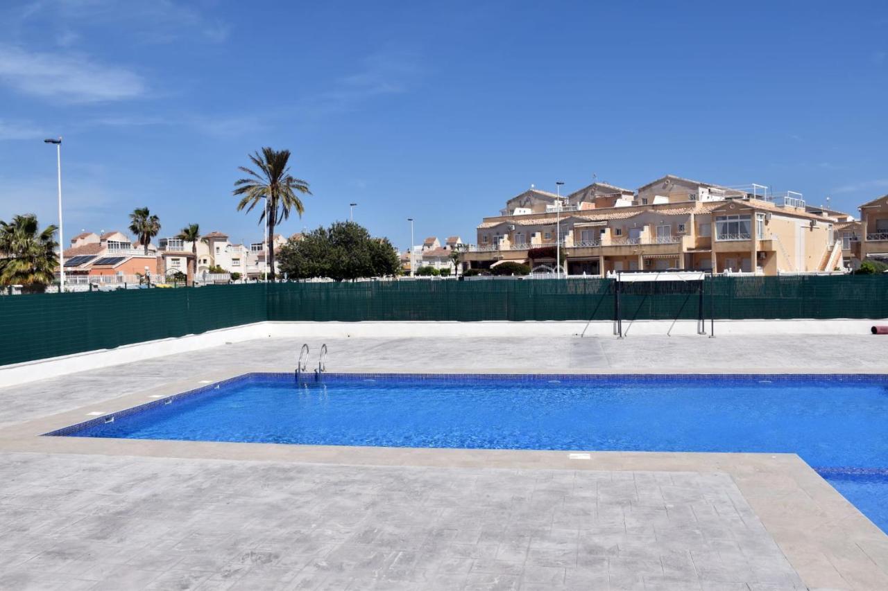 Casa Alex Torrevieja- Holiday House - Con Piscina Comunitaria Eksteriør billede