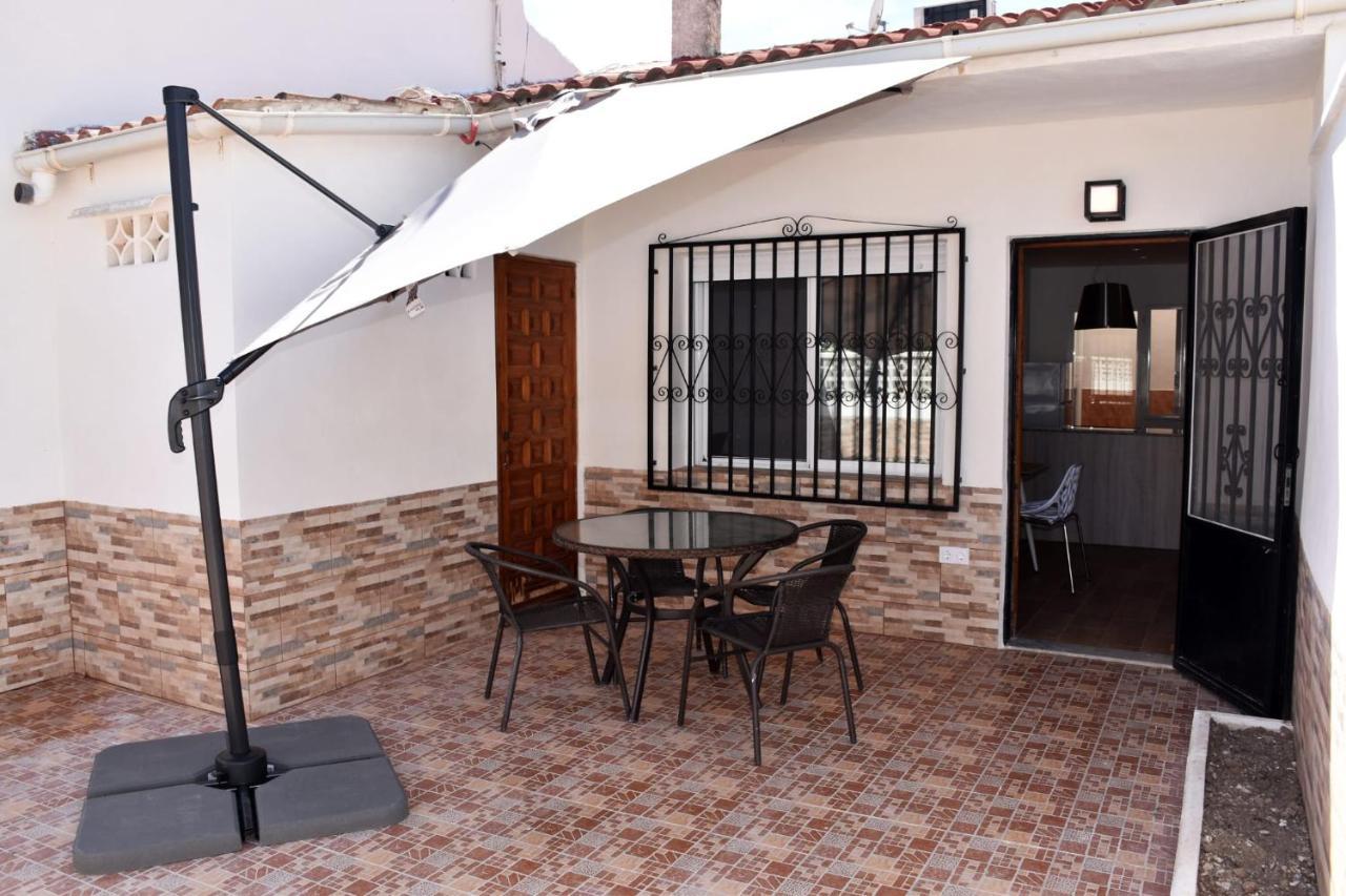 Casa Alex Torrevieja- Holiday House - Con Piscina Comunitaria Eksteriør billede